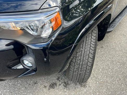 Certified 2022 Toyota 4Runner SR5 Premium w/ Moonroof Package AWD/4WD image 3
