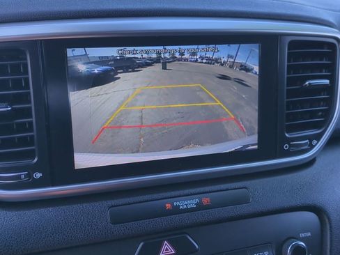 Used 2020 Kia Sportage S image 17