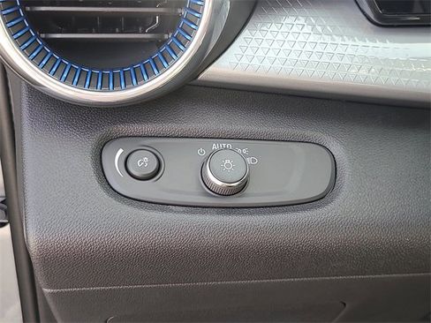 New 2026 Chevrolet Trax LT image 26