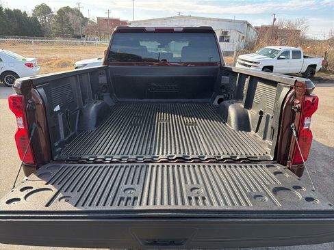 Used 2024 Chevrolet Silverado 2500 LT image 25