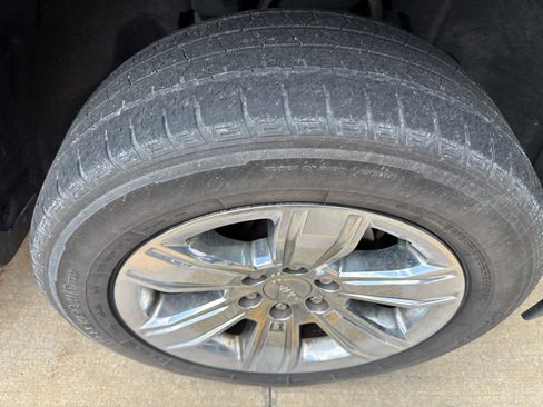 Used 2018 GMC Sierra 1500 SLT AWD/4WD image 3
