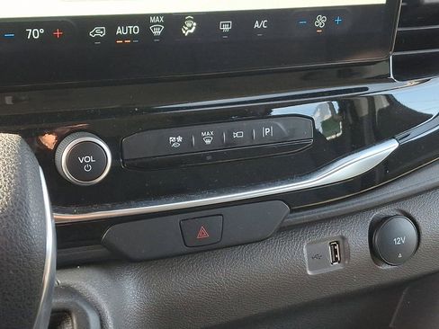 Used 2023 Ford Transit 350 XLT image 15