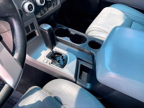 Used 2016 Toyota Sequoia SR5 RWD image 17