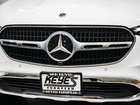 Used 2025 Mercedes-Benz GLC 300 image 8