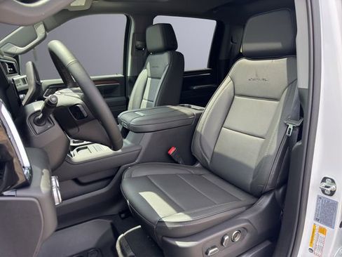 New 2026 GMC Sierra 3500 Denali w/ Denali Reserve Package AWD/4WD image 14