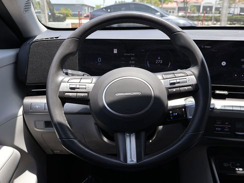 Used 2024 Hyundai Kona SEL FWD image 39