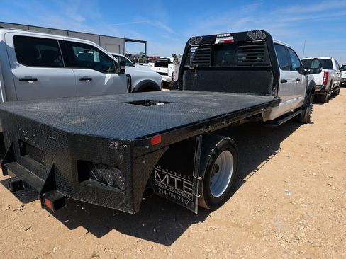 Used 2025 Ford F550 4x4 Crew Cab w/ XLT Value Package image 4