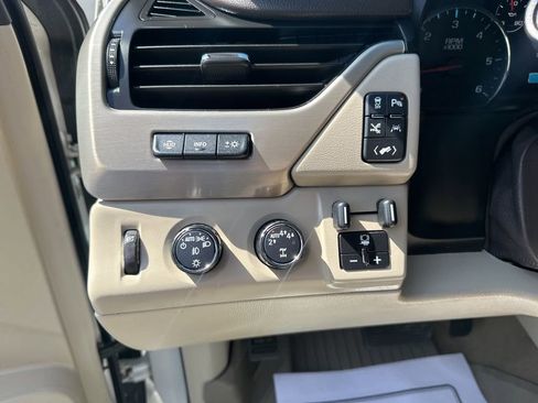 Used 2020 GMC Yukon Denali w/ Denali Ultimate Package AWD/4WD image 16