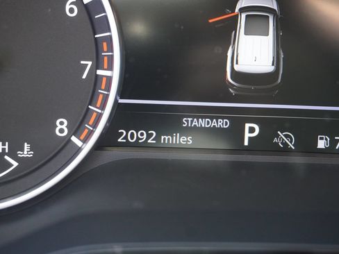 Used 2025 Nissan Pathfinder SV FWD image 8