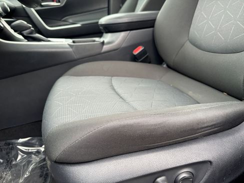 Used 2024 Toyota RAV4 XLE image 27