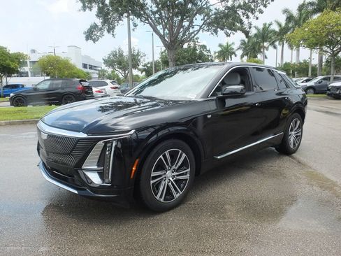 Used 2025 Cadillac Lyriq Luxury AWD/4WD image 14