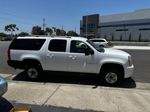 Used 2009 GMC Yukon XL 2500 w/ Skid Plate Package image 5