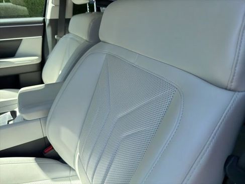 Used 2025 Hyundai Santa Fe SEL w/ Tow & Go Package image 5