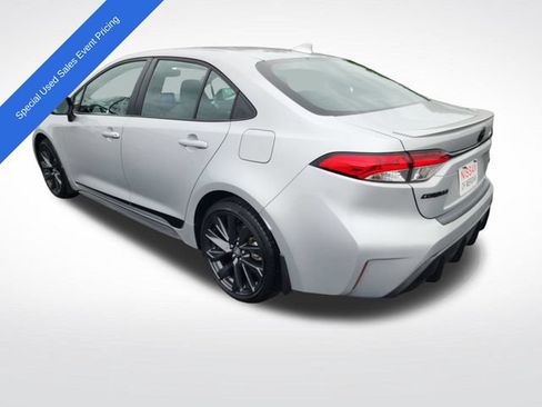 Used 2024 Toyota Corolla SE FWD image 3