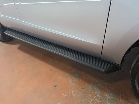 Used 2024 Ford Expedition XLT image 9