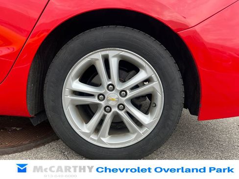 Used 2017 Chevrolet Cruze LT w/ Convenience Package image 9