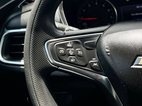 Used 2020 Chevrolet Equinox LT FWD image 12