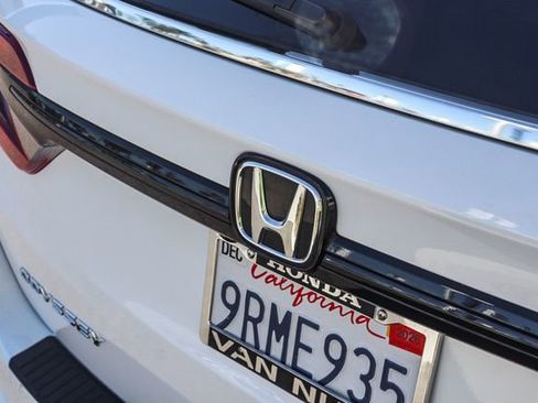 Used 2025 Honda Odyssey Touring image 11