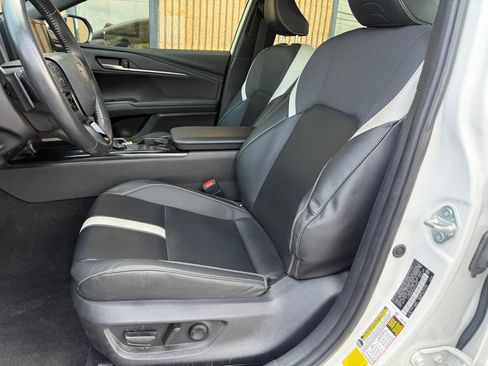 Used 2025 Toyota Camry SE FWD image 13