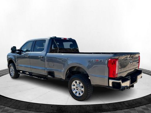 Used 2024 Ford F250 XLT image 3