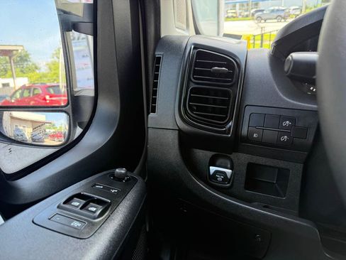 Used 2026 RAM ProMaster 2500 w/ Convenience Group FWD image 16