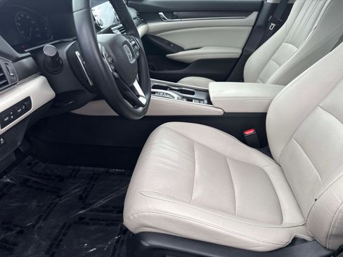 Certified 2019 Honda Accord Touring image 17