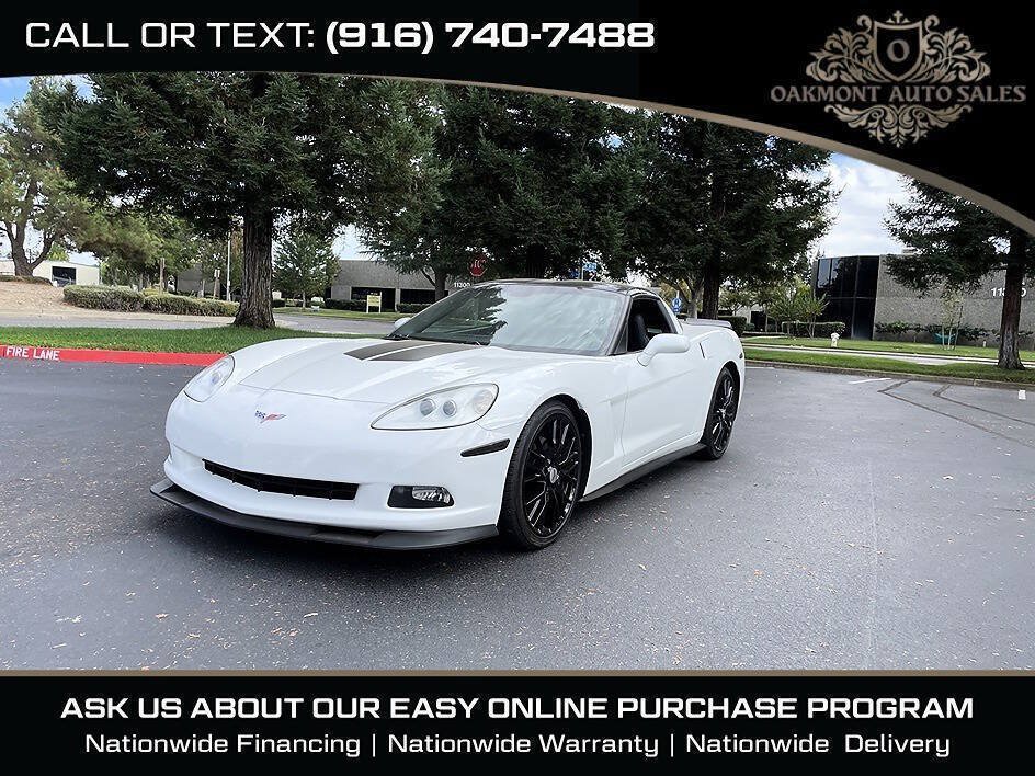 Used 2011 Chevrolet Corvette Coupe w/ 1LT RWD image 3
