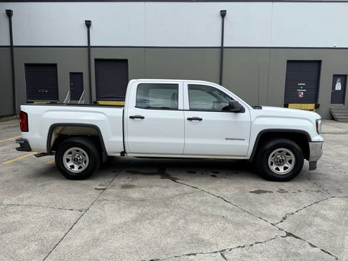 Used 2018 GMC Sierra 1500 2WD Crew Cab image 3