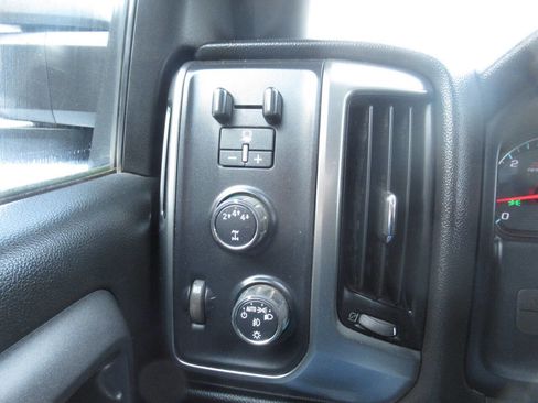 Used 2018 Chevrolet Silverado 2500 LT w/ LT Convenience Package image 24