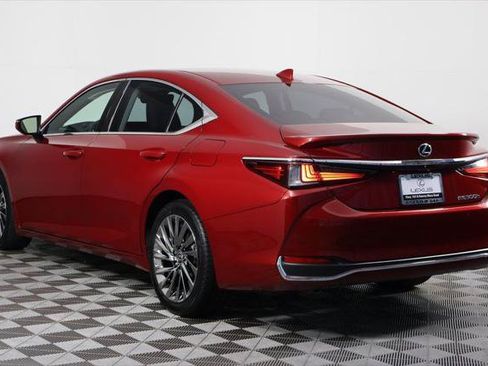 Certified 2024 Lexus ES 300h w/ Luxury Package FWD image 6
