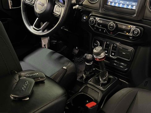 Used 2023 Jeep Wrangler Sport AWD/4WD image 16