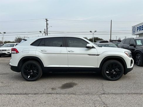 New 2026 Volkswagen Atlas Cross Sport SE image 7