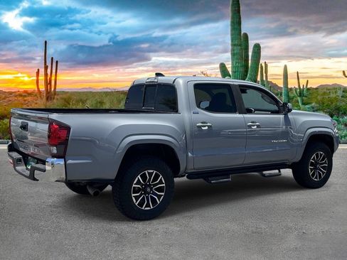 Used 2021 Toyota Tacoma SR5 RWD image 3