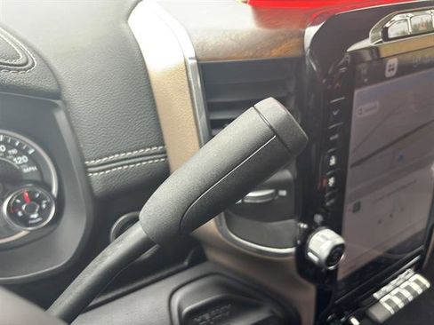 Used 2024 RAM 2500 Laramie image 24