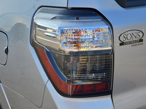 Used 2022 Toyota 4Runner TRD Sport image 11