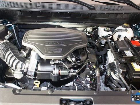 Certified 2025 Cadillac XT6 Premium Luxury image 3