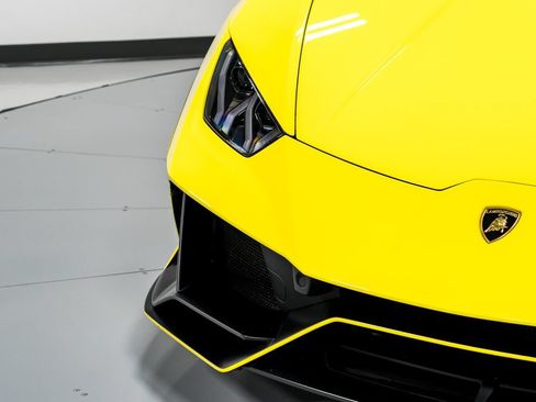 Used 2022 Lamborghini Huracan EVO AWD/4WD image 40