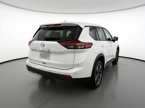 Used 2025 Nissan Rogue SV FWD image 9
