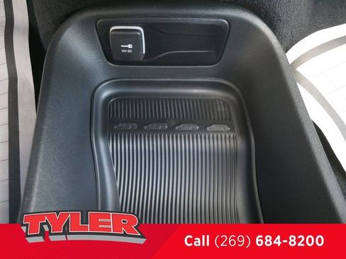 New 2026 Chrysler Pacifica Select image 35