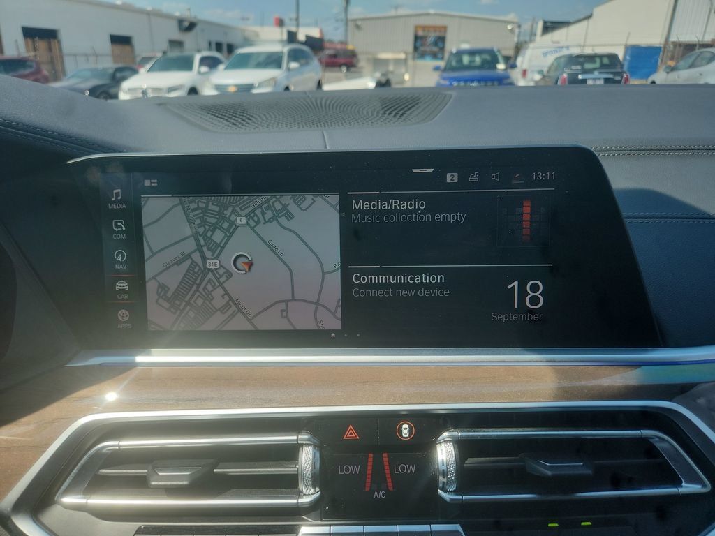 Used 2020 BMW X5 M50i AWD/4WD image 24