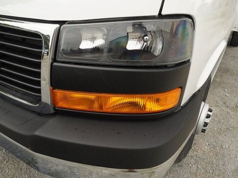 New 2026 GMC Savana 3500 Extended w/ Power Convenience Package RWD image 32