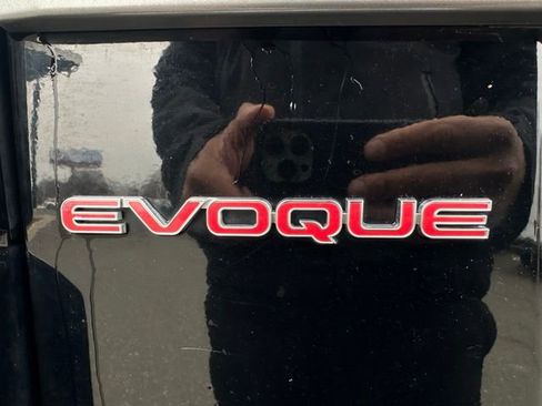 Used 2017 Land Rover Range Rover Evoque SE Dynamic image 9