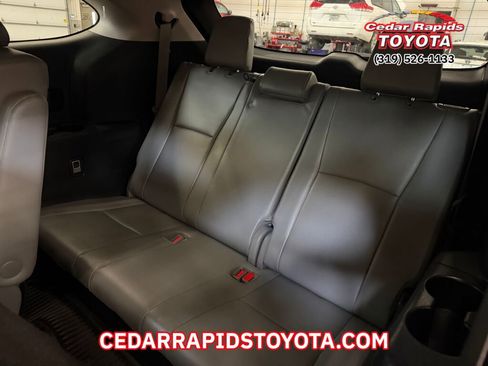 Certified 2022 Toyota Highlander XLE image 11