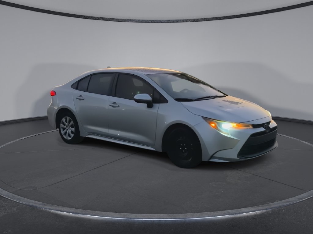 Used 2023 Toyota Corolla LE FWD image 2