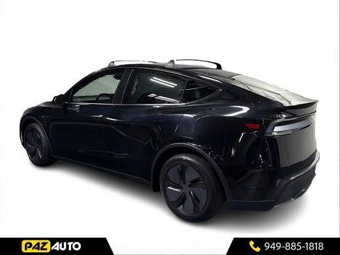 Used 2026 Tesla Model Y 2WD image 3