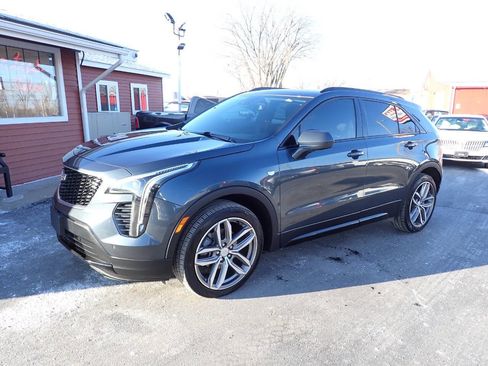 Used 2019 Cadillac XT4 Sport image 3