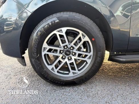 New 2026 Ford Expedition Active image 29