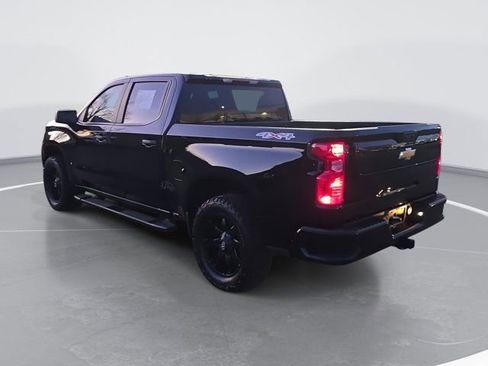 Used 2023 Chevrolet Silverado 1500 Custom image 5