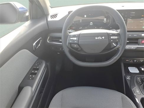 New 2025 Kia K4 EX image 5