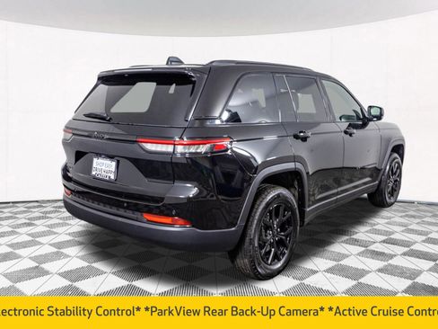 New 2025 Jeep Grand Cherokee Altitude w/ Trailer Tow Package image 10